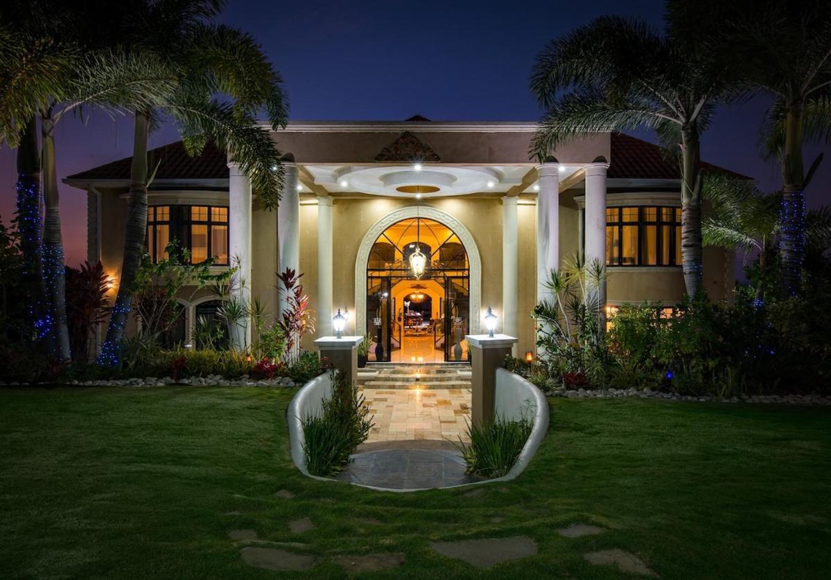 Villa Mimosa Jamaica Exclusive Luxury Stay- Resort Vibe Discovery Bay Exterior foto